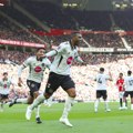 Nova katastrofa Mančester junajteda, Liverpul siguran