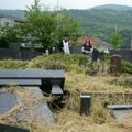 "Pogledajte na šta nam liči groblje, ovo je sramota": Zbog straha mali broj Srba izašao na Zadušnice u južni deo Kosovske…