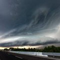 Izdato upozorenje za crnu goru: Meteorolozi najavljuju oluju i grad