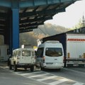 Iz autobusa na Jarinju zaplenjeni lekovi sa markicom Ministarstva zdravlja Srbije i biljni preparati u vrednosti od 850 evra