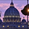 Vatikan: Transrodne osobe mogu da budu krštene u katoličkim crkvama