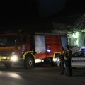 Vatra kulja na sve strane: Automobil gori u Obrenovcu, vatrogasci se bore sa stihijom (foto)