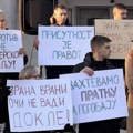 Protest protiv akušerskog nasilja u Sremskoj Mitrovici, zatražena besplatna pratnja porodiljama