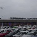 Drama na aerodromu u Skoplju: Vjosa Osmani odbila da otvori kofere, Sinani uperio pištolj u policijskog službenika