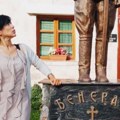 Srpska pevačica (53) dobila ćerku sa fudbalerom: Godinama je krije kao zmija noge, a evo koje je njeno obrazovanje