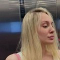 Luna Đogani pokazala stomak, evo kako izgleda tri nedelje posle hitne operacije: Pozirala u providnoj majici
