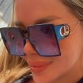 Nataša Rodić provocira u čipkanom kompletu: Naslonila se na besnu mašinu od 100.000 evra, sve puca od luksuza