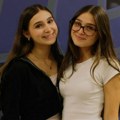 U jednoj srednjoj školi u Njujorku ovog vikenda će maturirati 30 blizanaca