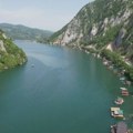 Nesvakidašnja scena na Perućcu: "Mališani" u šetnji oduševili Srbiju