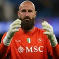 Ljut pogled, ali i osmeh posle svake odbrane: Sve se slomilo na Milinkoviću-Saviću, koji je brzo postao oslonac Napolija