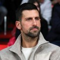 Novak Đoković ne može bez svoje zvezde: Najbolji svih vremena bodri crveno-bele i daleko od kuće!