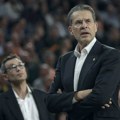 "Moji igrači su ludi": Trener ne može da veruje šta je zatekao u svlačionici pred meč sa Olimpijakosom