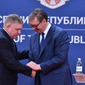 Fico nije dobio dozvolu lekara da putuje avionom; uputio podršku Vučiću