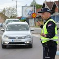 Oborio dostavljača, pa pobegao: Nesreća u Nišu, policija traga za vozačem (foto)