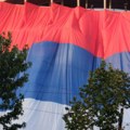 Željko Mitrović po drugi put zloupotrebio državne simbole, prekrivajući zgradu TV Pinka zastavom Srbije
