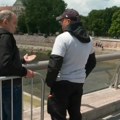 Obezbeđenje mitinga Nišliji branilo da pređe most, pa ekipi N1 tražilo da izbriše snimak