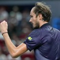 Medvedev pobedio De Minora i plasirao se u polufinale mastersa u Šangaju