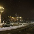 MUP Srbije savetovao vozačima i pešacima da po snegu i ledu budu dodatno oprezni