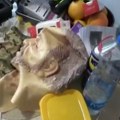VIDEO Uhapšene tri osobe: Pronađena droga, snajperska puška, gumene maske za lice...
