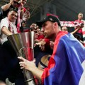 Nikola Milutinov je šampion Evrope, slavio ogrnut zastavom Srbije: "Posle 14 godina..."