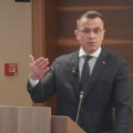 Oštećena tabla Kulturno-umetničkog društva Srpski vez u Kumanovu i ispisano UČK