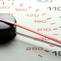 Да ли бисте возили аутомобил који сам одлучује колико брзо смете да возите? Технологија већ постоји