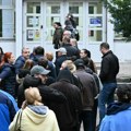 Otvorena biračka mesta: Počeli vanredni parlamentarni izbori u Srbiji
