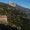 Pravoslavni manastir izgrađen na litici, otvoren je za sve ljude širom sveta, bez obzira na veru - samo je ženama ulaz…