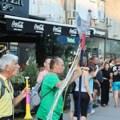 Tenzije u Zaječaru: Predstavnici opozicije pregledaju izborni materijal, pozvaju građane da se okupe VIDEO
