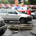 Tužna slika slomljene lepotice na trotoaru, okružene trakom: Nije mesto zločina i srećom nema povređenih