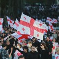 Narodna skupština, vodeni topovi i upad u predsedničku palatu: Neredi u Gruziji na dan izbora