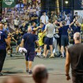 Teško je dati gol, ali je lako biti dobar komšija