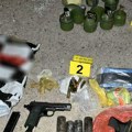 Pronađeno još oružja iz PS Doljevac, policija uhapsila dve devojke, tokom akcije jedna udarala policajca: Pronađeni pištolji…