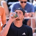 Urnebesno! Pijani Zverev na konferenciji posle osvajanja Rolan Garosa: Da budem iskren, već sam pijan... (video)