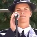 Pesma "Uniforma plava" izvedena u Centru za osnovnu policijsku obuku (video)