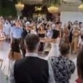 Свадба за памћење! Неша Твинс и млада заплесали уз песму "Магдалена", емотиван тренутак разнежио 200 званица (видео/фото)