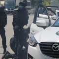 Otmica u Novom Sadu: Muškarac ubačen u "G klasu", uhapšene dve osobe