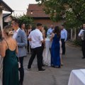 Stari običaj krenuo po zlu! Snimak sa srpske svadbe hit na mrežama: Mladu udarili činijom po glavi - usledila reakcija koju…
