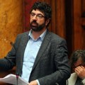 „SNS i SPS svojim tajkunima besplatno poklonili zemlju“: Lazović o usvojenim izmenama i dopunama Zakona o planiranju i…