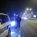 Automobil zgužvan između dva kamiona: Teška nesreća kod Belog Potoka, na licu mesta policija (video)
