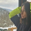 Sloboda Mićalović uživa na planini, a umesto muža društvo joj pravi poznati frajer Glumica pokazala kako provode vreme…