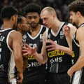 Zvezda igrala za navijače, Partizan tek kreće u juriš