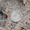 Pronašao neobičan predmet u šumi pa zanemeo: Muškarac iz blata izvukao artefakt star 250 godina: Stručnjaci otkrili kome…