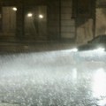 Haotični snimci iz Beograda nakon nevremena: Ljude izvlačili iz automobila, reke vode na ulicama