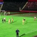 Skandal u srpskom fudbalu: Haos na stadionu, utakmica prekinuta! (video)