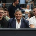 Delije ga čekaju, otac mu je u uo Zvezde, a on gleda Partizan - Mega u Areni!