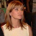 Od majke nasledio lepotu, a visinu od oca! Voditeljka pokazala sina kojeg je dobila u braku sa košarkašem, a sad je udata za…