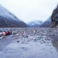 "Tužna Drina dolazi iz tri zemlje, a niko da prizna da je smeće njihovo": Reka nosi gomilu đubreta (foto)