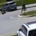 Uznemirujući snimak! "Pokosio" majku koja je gurala bebu u kolicima na pešačkom! Stravična saobraćajna nesreća u Ulcinju