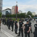 Ko je provokator i nasilnik sa SNS skupa na Slaviji? Sandokan među čuvarima partije u Ćacilendu, osuđivan za naručivanje…